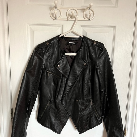 Leather jacket - Picture 2 of 3